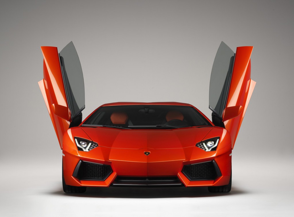 Lamborghini-Aventador-front-doors-open-1024x755